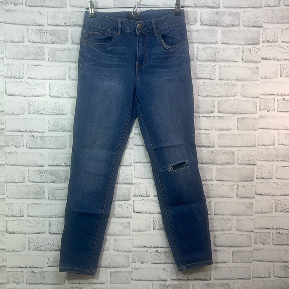 1822 Denim Distressed Knee Skinny Jeans 8 - Picture 1 of 9
